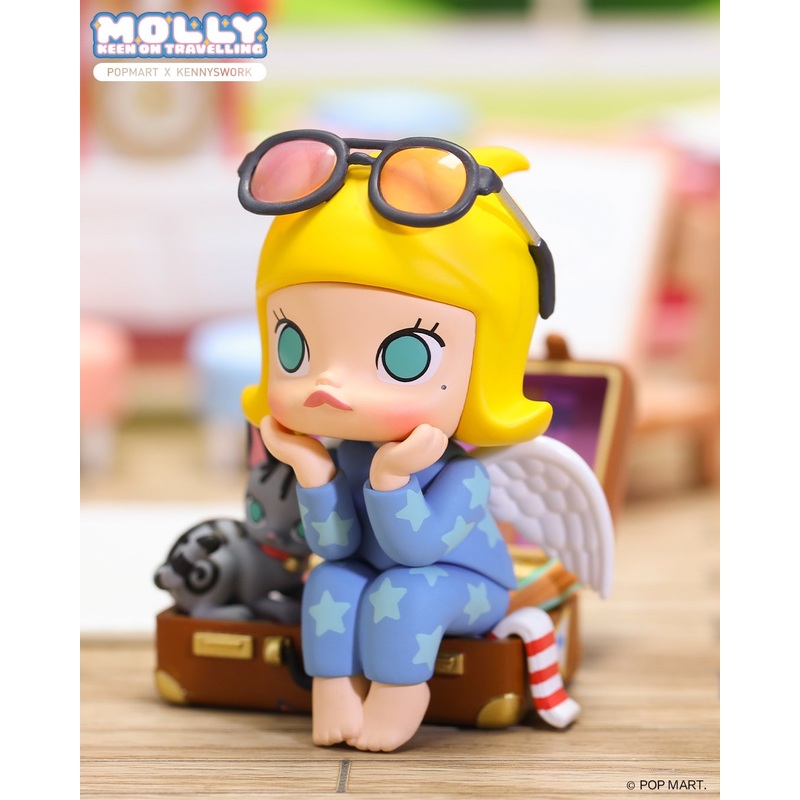 POP MART Molly Keen On Travelling Figurine
